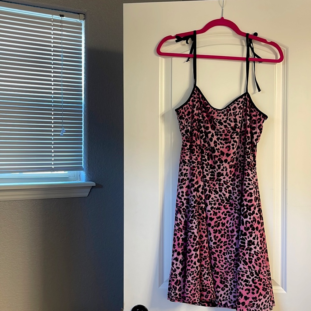 Pink cheetah fitted dress